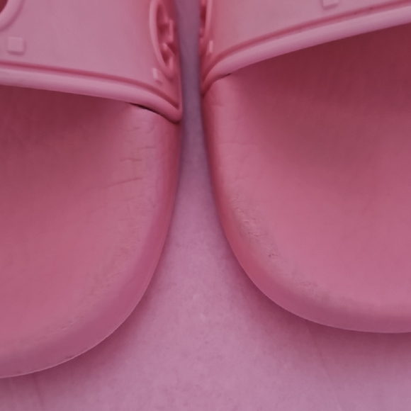 Gucci Blush Pink Logo Slides - Picture 3 of 16